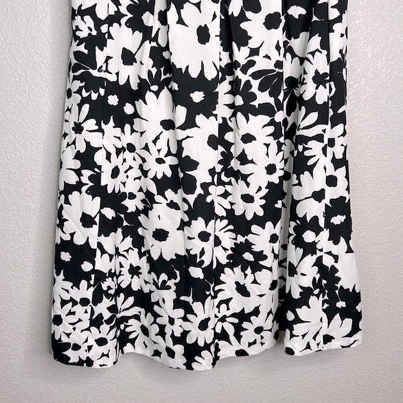 Black Label by Evan Picone Black & White Floral Flowy Dress Size 6 - Picture 3 of 7